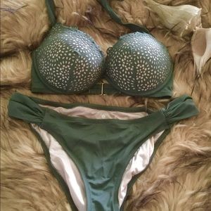 Shade & Shore two piece swimsuit 34D/Lg